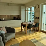 شقة Rannaaeaerne Modernne Korter Uues Majas *