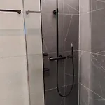 Rannaaeaerne Modernne Korter Uues Majas *