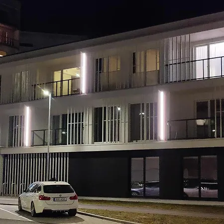 Rannaaeaerne Modernne Korter Uues Majas Appartement