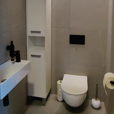 Rannaaeaerne Modernne Korter Uues Majas Pärnu