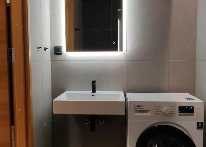 Korter Rannaaeaerne Modernne Korter Uues Majas